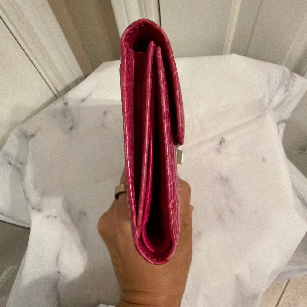 Lauren Ralph Lauren Womens Croc Embossed Leather Wallet Pink OS Turn Lock